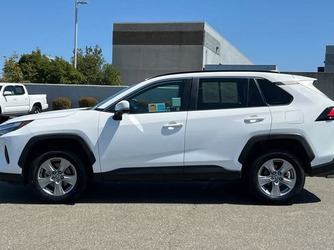 Used 2024 Toyota RAV4 XLE FWD image 9