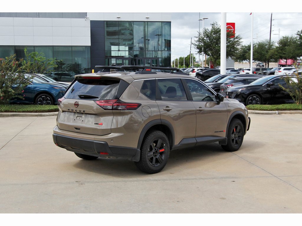 Used 2025 Nissan Rogue SV AWD/4WD image 5