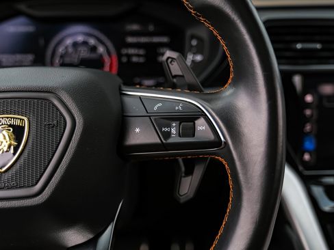 Used 2020 Lamborghini Urus image 16
