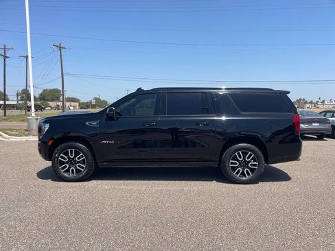 Used 2024 GMC Yukon XL AT4 w/ Technology Package AWD/4WD image 4