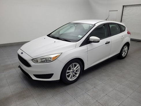 Used 2016 Ford Focus SE FWD image 2