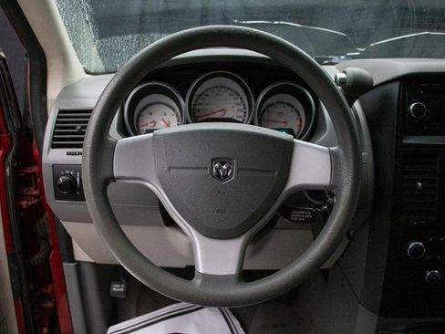Used 2009 Dodge Grand Caravan SE image 23