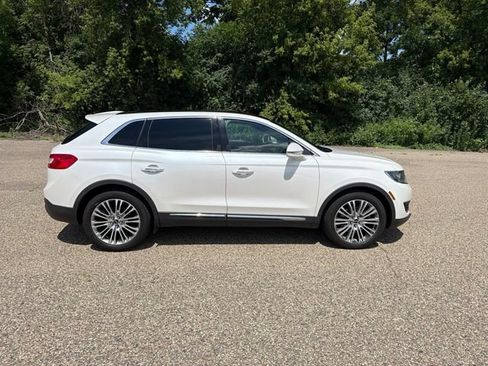 Used 2016 Lincoln MKX Reserve w/ Equipment Group 102A AWD/4WD image 18
