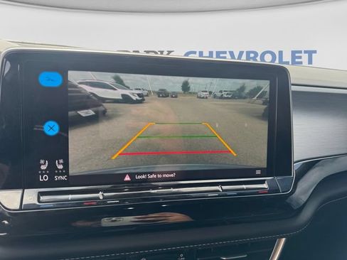 Used 2024 Volkswagen Atlas Cross Sport SE FWD image 16