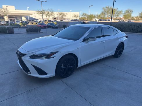 Used 2023 Lexus ES 300h F Sport image 1