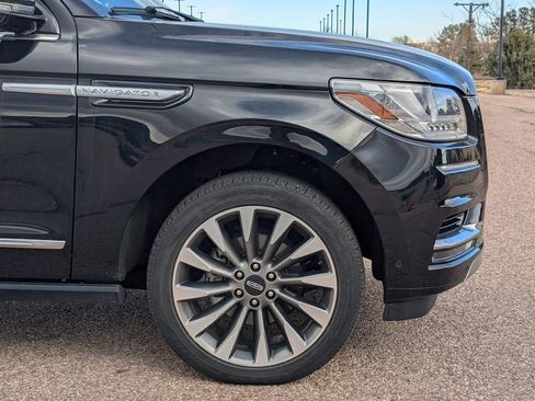 Used 2021 Lincoln Navigator L Reserve w/ Luxury Package image 9