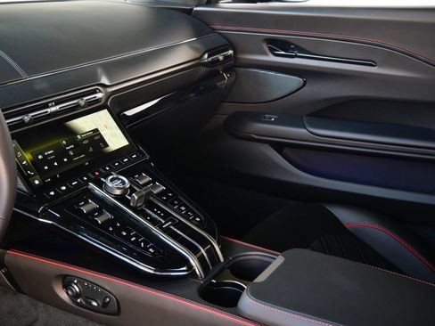 New 2026 Aston Martin V8 Vantage S RWD image 19