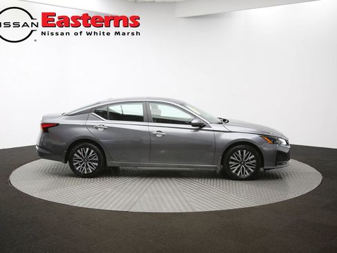 Used 2024 Nissan Altima 2.5 SV w/ SV Premium Package AWD/4WD image 45
