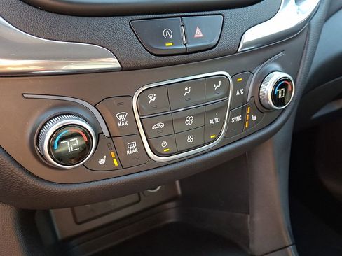 Used 2023 Chevrolet Equinox LT image 13