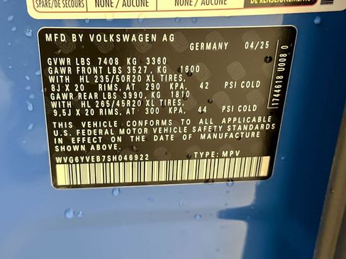 New 2025 Volkswagen ID. Buzz 1st Edition image 28