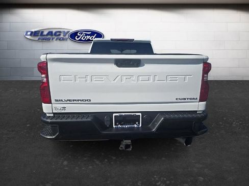 Used 2022 Chevrolet Silverado 2500 Custom w/ Custom Value Package AWD/4WD image 6