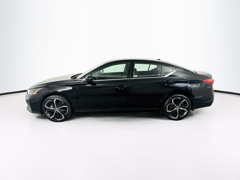 Used 2023 Nissan Altima 2.5 SR AWD/4WD image 4
