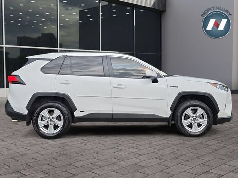 Used 2021 Toyota RAV4 XLE w/ XLE Grade Weather Package AWD/4WD image 6