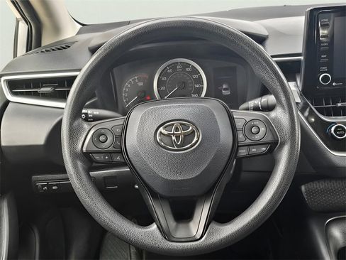 Used 2022 Toyota Corolla LE image 21