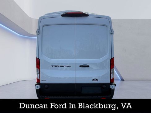 New 2026 Ford Transit 250 148 Medium Roof RWD image 4