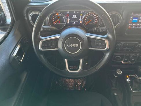 Used 2019 Jeep Wrangler Unlimited Sahara image 13