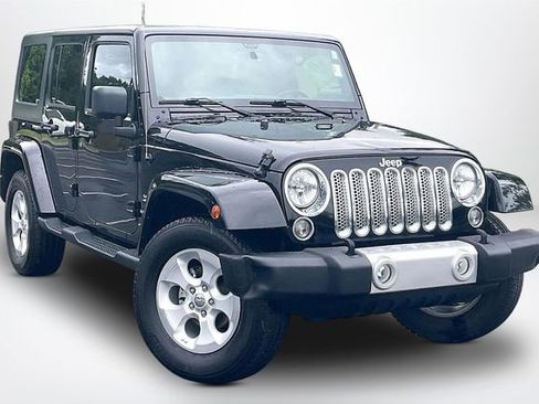 Used 2015 Jeep Wrangler Unlimited Sahara w/ Connectivity Group AWD/4WD image 1