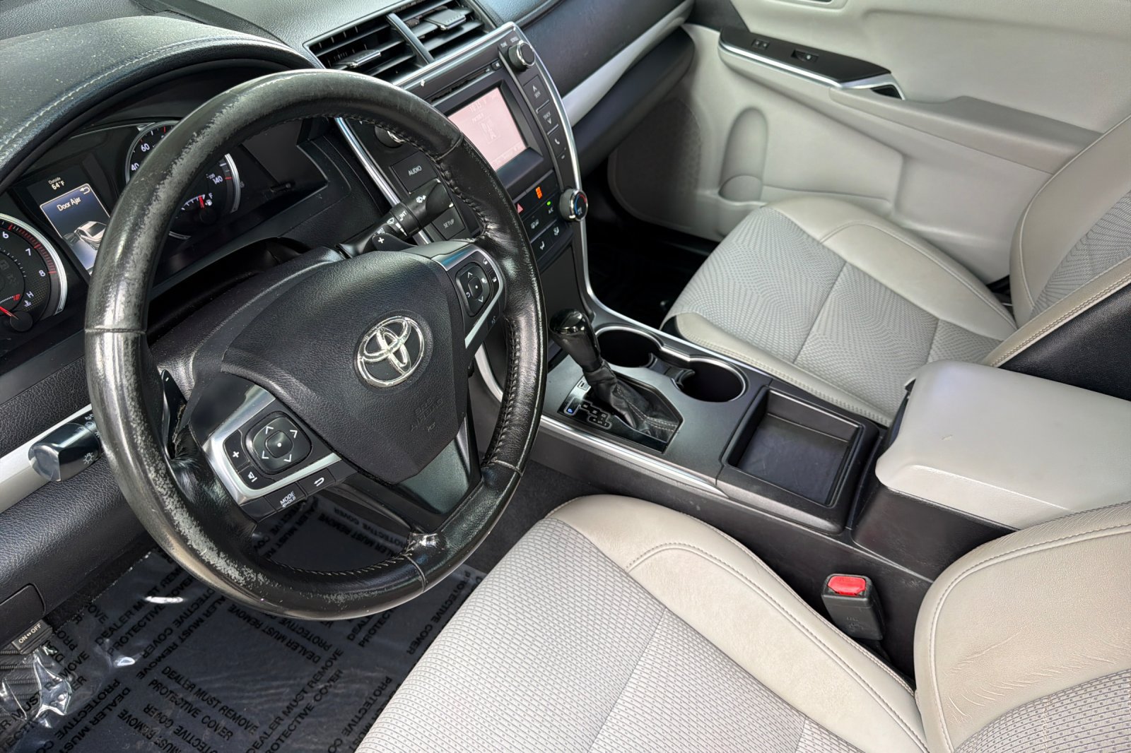 Used 2016 Toyota Camry SE FWD image 12