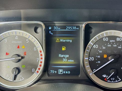 Used 2017 Nissan Titan SL w/ Chrome Package RWD image 15