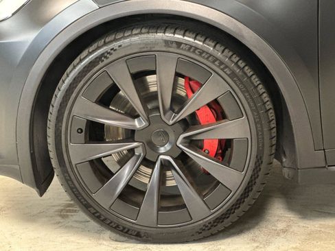 Used 2024 Tesla Model X Plaid image 23