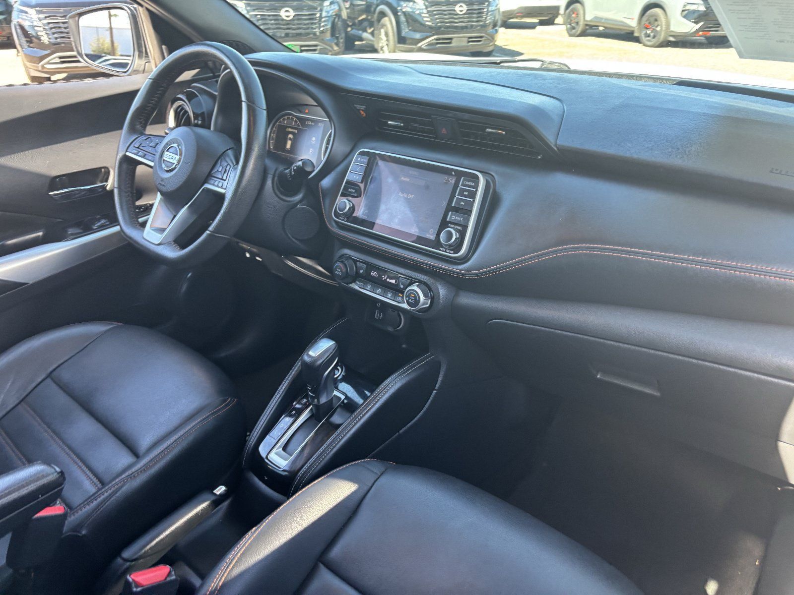 Used 2020 Nissan Kicks SR w/ SR Premium Package FWD image 13