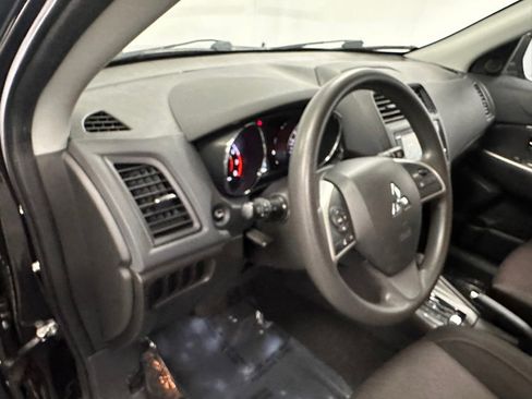 Used 2019 Mitsubishi Outlander Sport ES FWD image 32