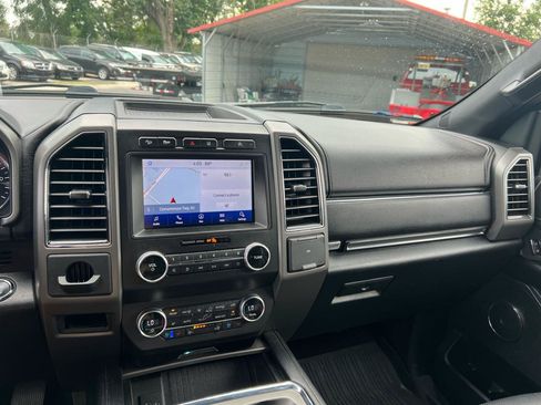 Used 2021 Ford Expedition XLT AWD/4WD image 13
