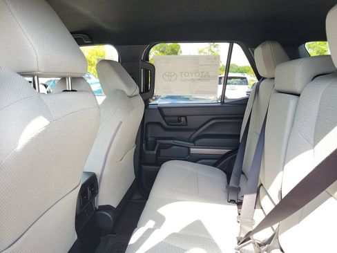 New 2026 Toyota 4Runner SR5 AWD/4WD image 25