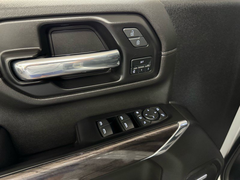Used 2022 Chevrolet Silverado 2500 LTZ w/ LTZ Convenience Package AWD/4WD image 14