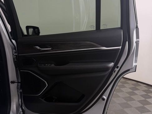 New 2026 Jeep Grand Cherokee L Limited AWD/4WD image 29