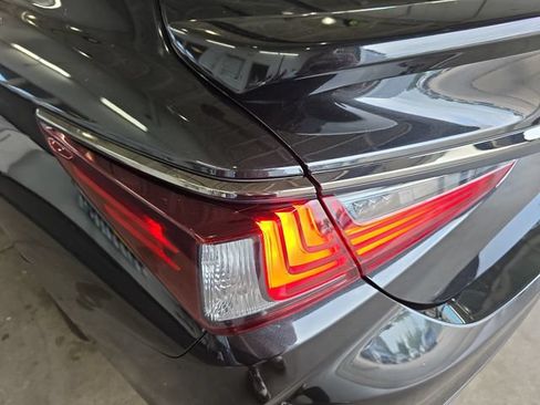 Certified 2024 Lexus ES 300h F Sport FWD image 35