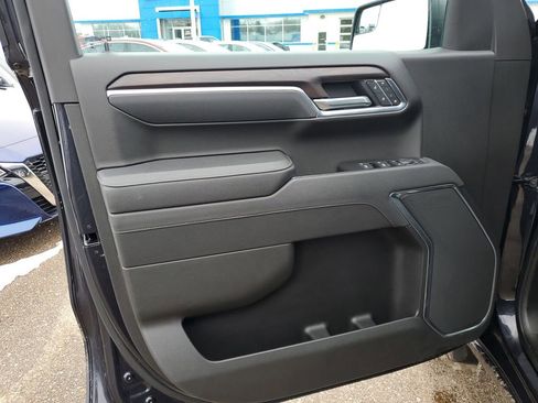 Certified 2025 GMC Sierra 1500 SLT image 23