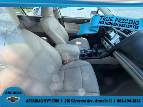 Used 2016 Subaru Outback 2.5i Limited AWD/4WD image 4