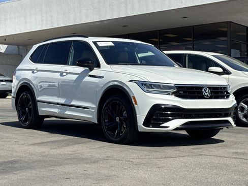 Certified 2024 Volkswagen Tiguan SE R-Line FWD image 7