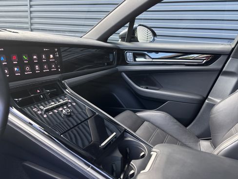 Certified 2024 Porsche Panamera image 12