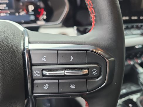 Used 2024 GMC Canyon AT4X image 17