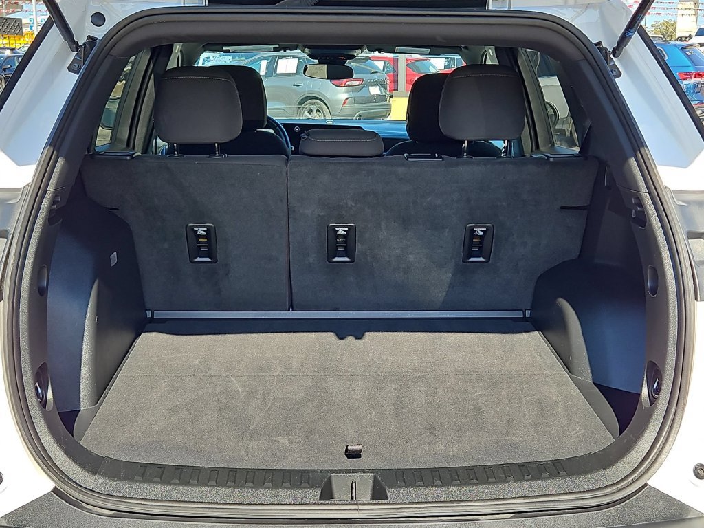 Used 2026 Chevrolet Equinox LT FWD image 27