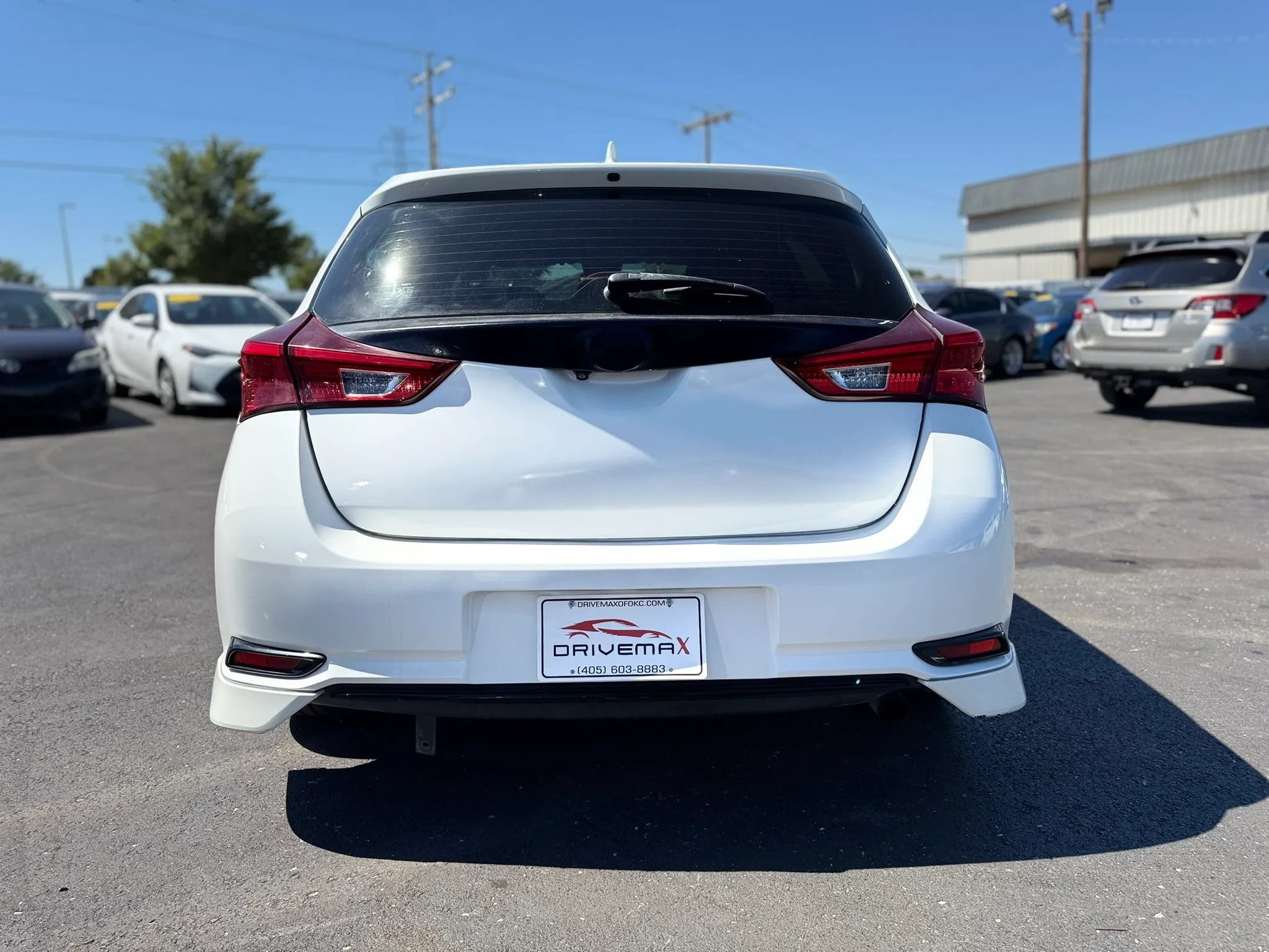 Used 2017 Toyota Corolla iM w/ Carpet Mat Package FWD image 4