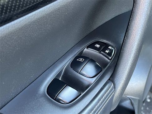 Used 2018 Nissan Rogue SL w/ Premium Package image 27