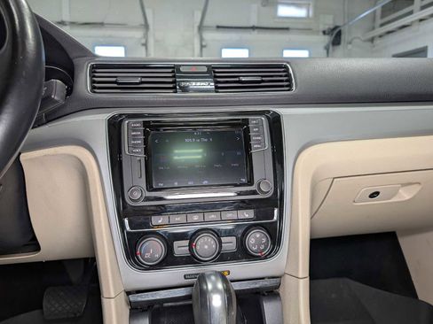 Used 2019 Volkswagen Passat 2.0T Wolfsburg w/ Wheels & Sunroof Package FWD image 33