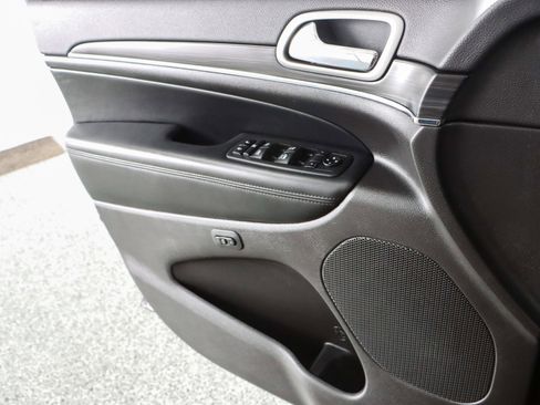 Used 2021 Jeep Grand Cherokee Limited image 22