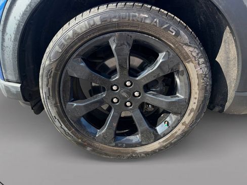 Used 2022 Ford Explorer ST-Line w/ Class IV Trailer Tow Package AWD/4WD image 10