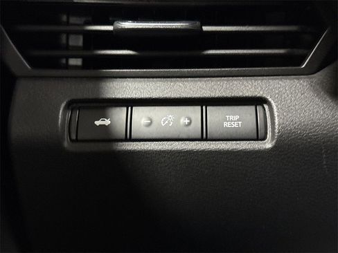 Used 2023 Nissan Altima 2.5 SR image 17