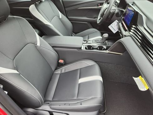 New 2026 Toyota Camry Hybrid FWD image 12