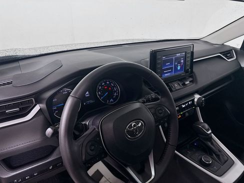 Certified 2022 Toyota RAV4 XLE Premium image 7
