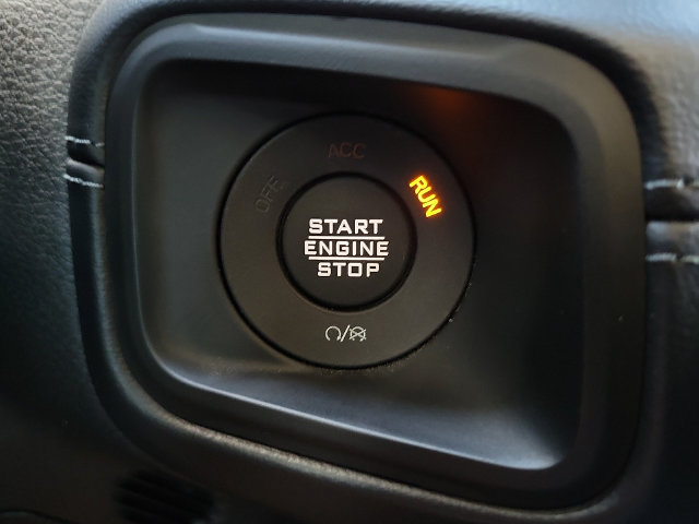 Used 2025 Jeep Wrangler Unlimited Rubicon AWD/4WD image 17
