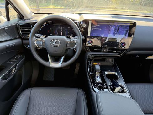 Used 2026 Lexus NX 450h+ AWD w/ Luxury Package image 8