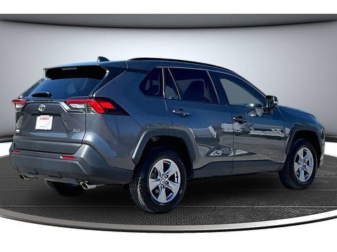 Used 2025 Toyota RAV4 XLE FWD image 18