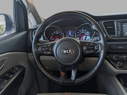 Used 2019 Kia Sedona EX FWD image 33