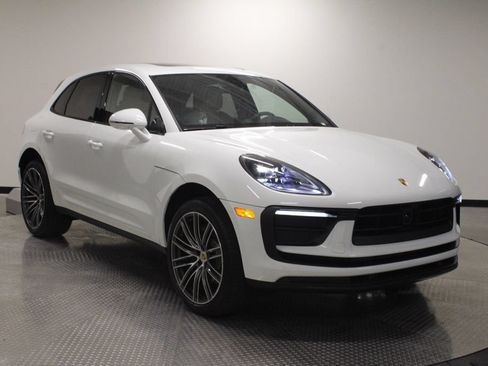New 2026 Porsche Macan AWD/4WD image 9